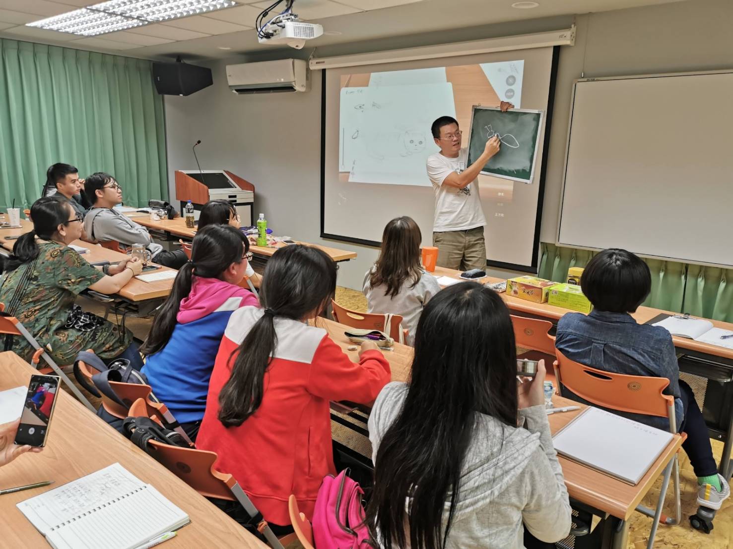 林文隆老師引導自然觀察繪圖 (6)
