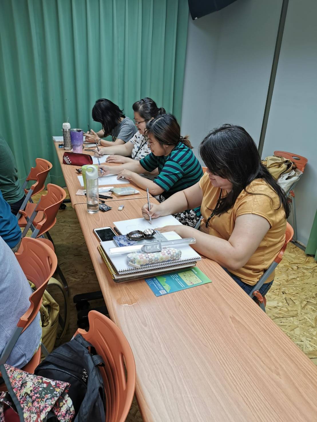 林文隆老師帶領自然觀察的科學繪圖 (4)