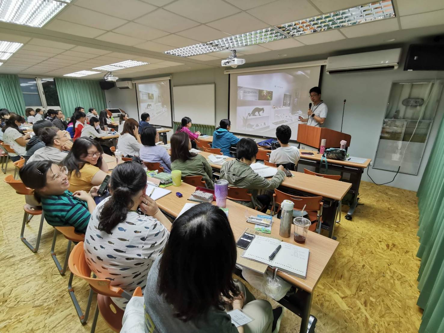黃俊霖老師分享駐館藝術家的科學繪圖 (5)
