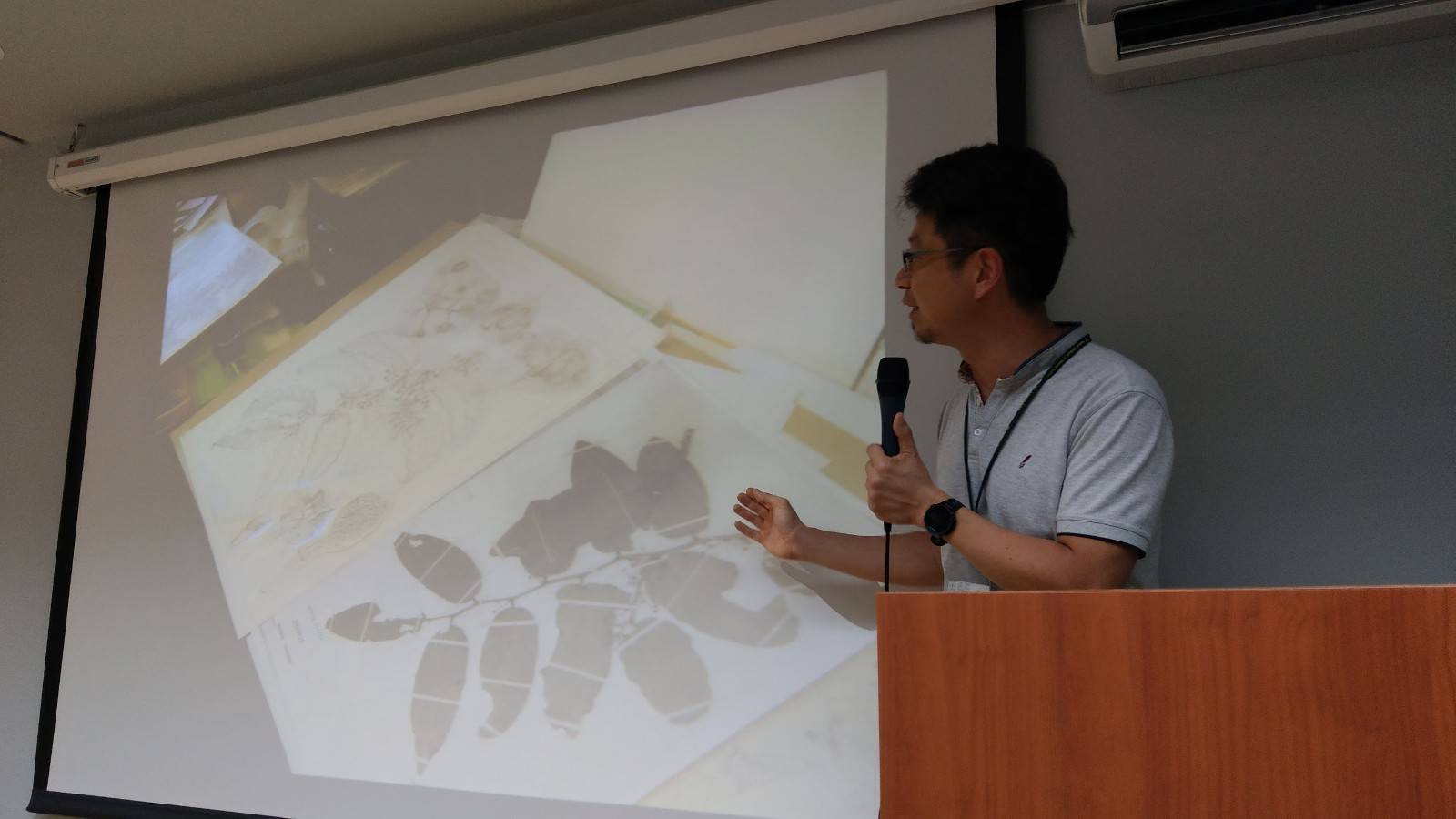 黃俊霖老師分享駐館藝術家的科學繪圖 (2)